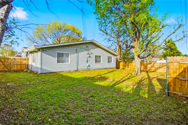 8328 Campanella Drive, Dallas, TX 75243