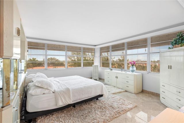 4280 Galt Ocean Drive 4F, Fort Lauderdale, FL 33308