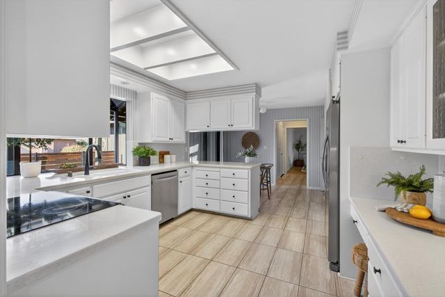 1212 Genesee Ct, Carmichael, CA 95608