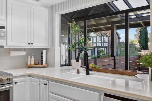 1212 Genesee Ct, Carmichael, CA 95608