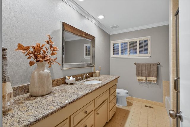 1212 Genesee Ct, Carmichael, CA 95608