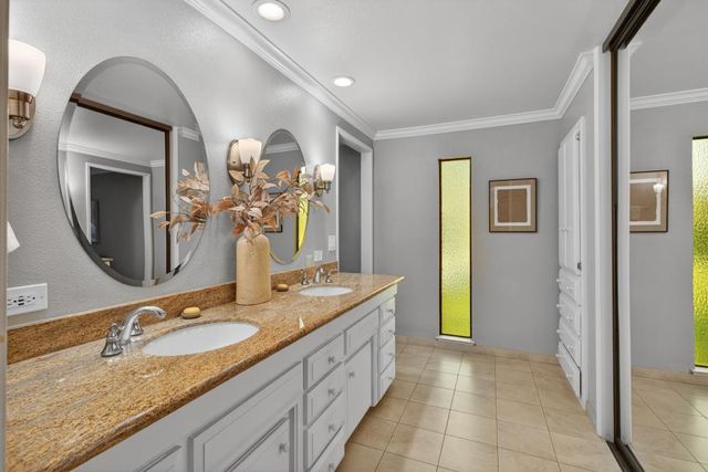 1212 Genesee Ct, Carmichael, CA 95608