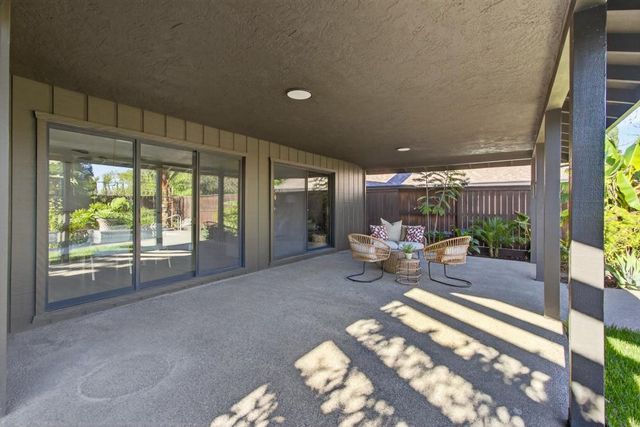 1212 Genesee Ct, Carmichael, CA 95608