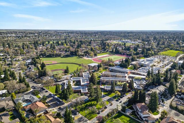 1212 Genesee Ct, Carmichael, CA 95608