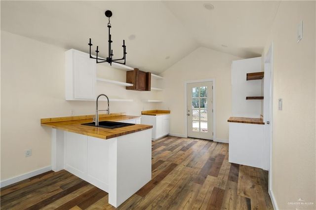 414 S 12th Avenue, Edinburg, TX 78539