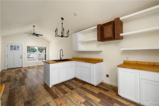 414 S 12th Avenue, Edinburg, TX 78539