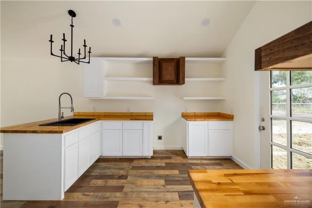 414 S 12th Avenue, Edinburg, TX 78539