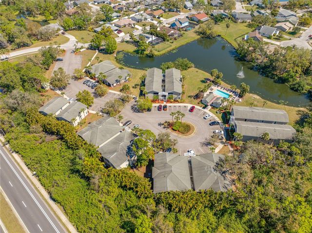 8123 45TH COURT E 8, Sarasota, FL 34243