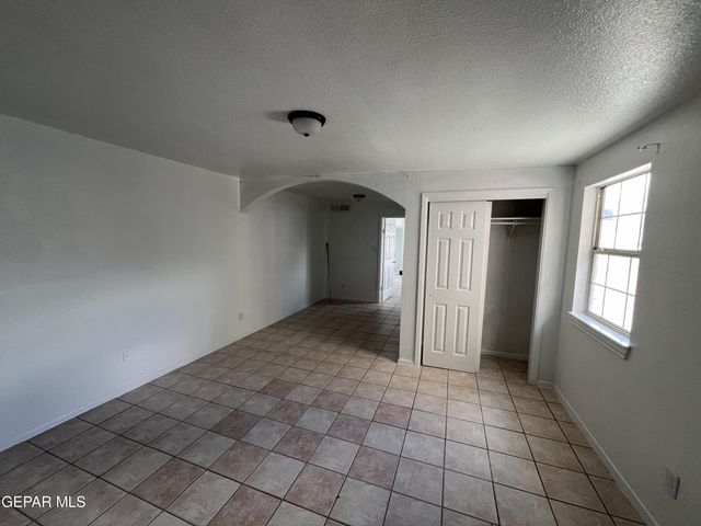1913 Olive Avenue, El Paso, TX 79901