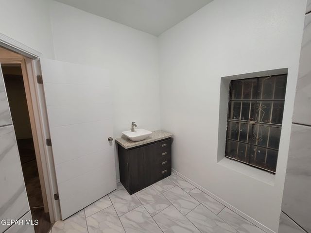1913 Olive Avenue, El Paso, TX 79901
