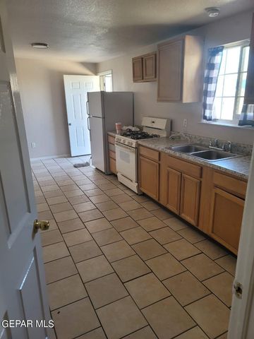 1913 Olive Avenue, El Paso, TX 79901