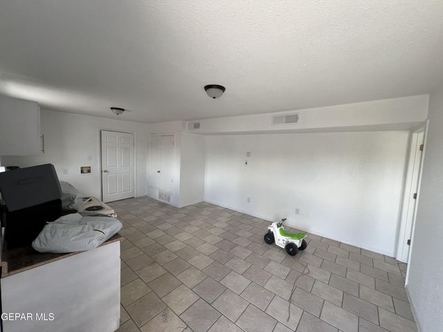 1913 Olive Avenue, El Paso, TX 79901