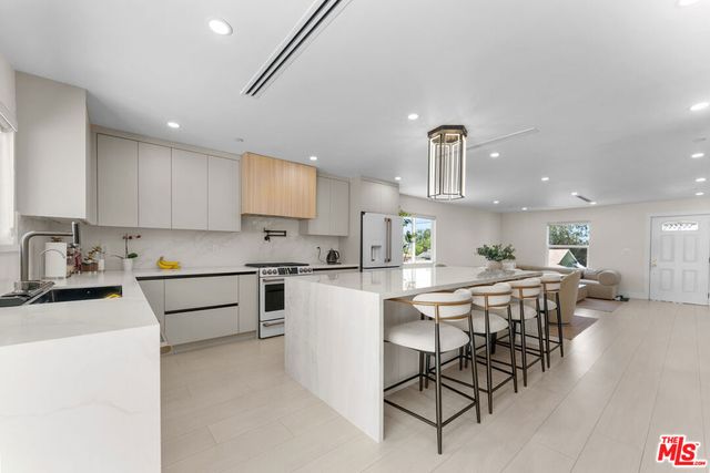10360 Mcclemont Avenue, Tujunga, CA 91042