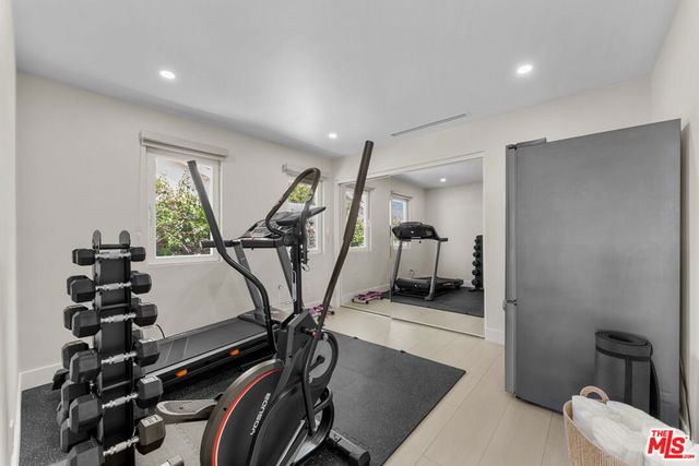 10360 Mcclemont Avenue, Tujunga, CA 91042