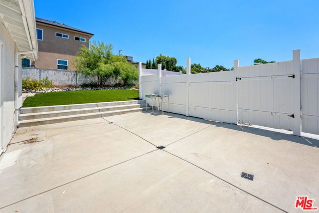 10360 Mcclemont Avenue, Tujunga, CA 91042