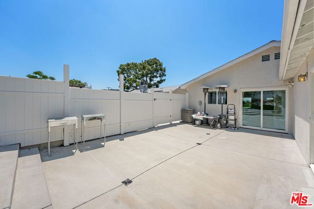 10360 Mcclemont Avenue, Tujunga, CA 91042