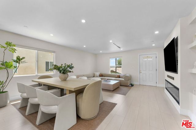 10360 Mcclemont Avenue, Tujunga, CA 91042