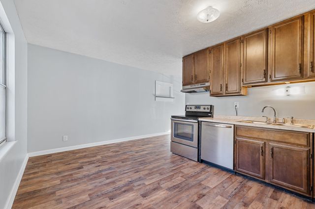 3981 39th Street E, Nitro, WV 25143