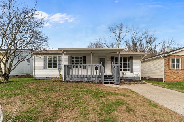 3981 39th Street E, Nitro, WV 25143