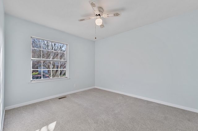 3981 39th Street E, Nitro, WV 25143