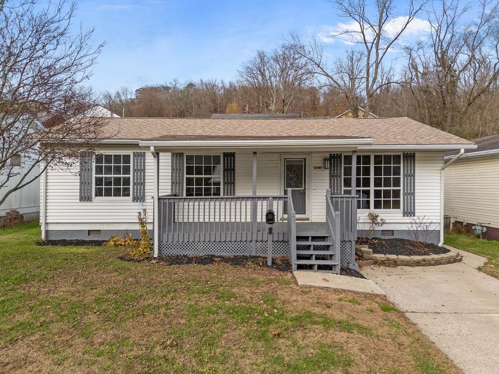3981 39th Street E, Nitro, WV 25143