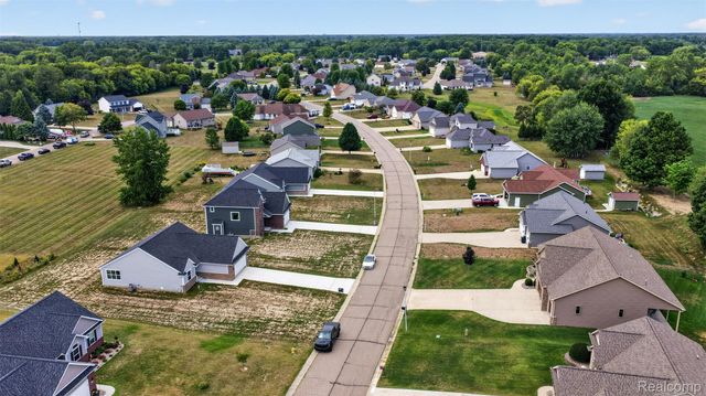 10206 Hunt Drive, Davison, MI 48423
