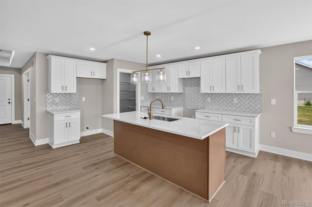 10206 Hunt Drive, Davison, MI 48423
