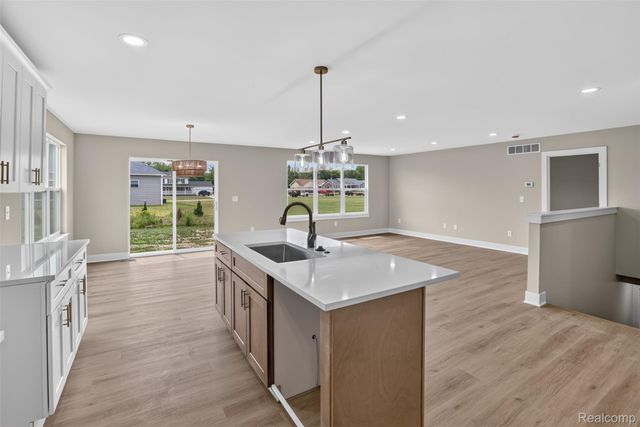 10206 Hunt Drive, Davison, MI 48423