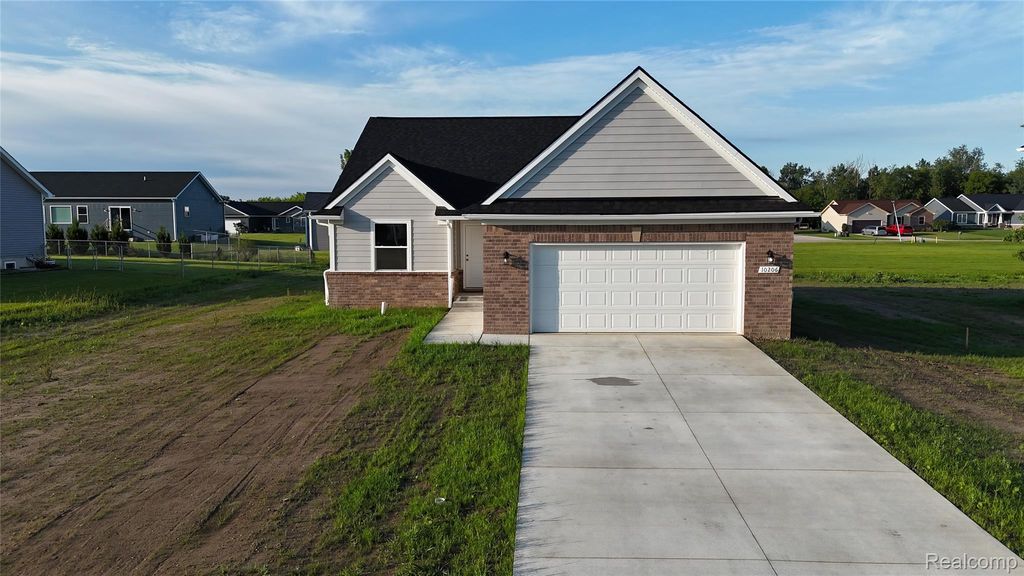 10206 Hunt Drive, Davison, MI 48423