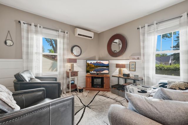 5045 Oxford Avenue, Edina, MN 55436