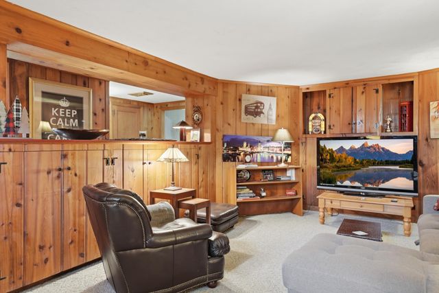 5045 Oxford Avenue, Edina, MN 55436