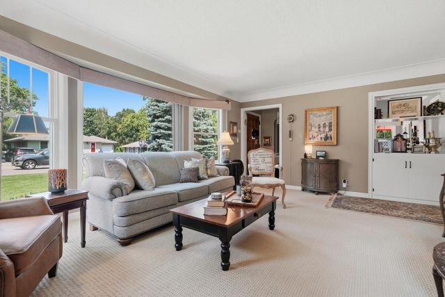 5045 Oxford Avenue, Edina, MN 55436