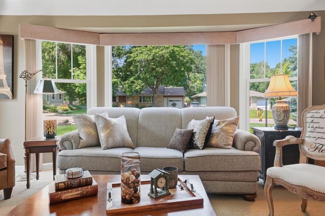 5045 Oxford Avenue, Edina, MN 55436