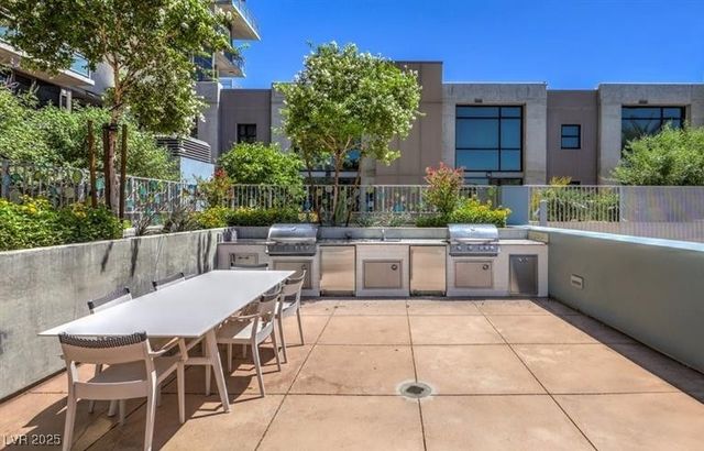 353 East Bonneville Avenue 804, Las Vegas, NV 89101