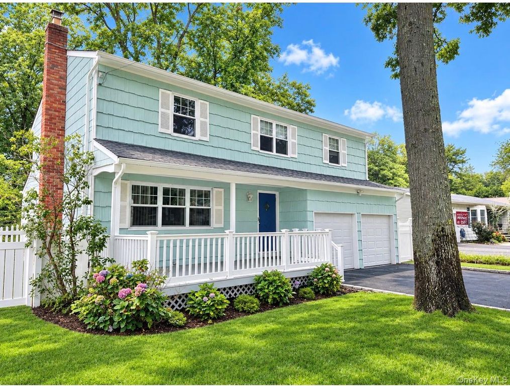 22 Sheppard Lane B, Smithtown, NY 11787 — photo 2