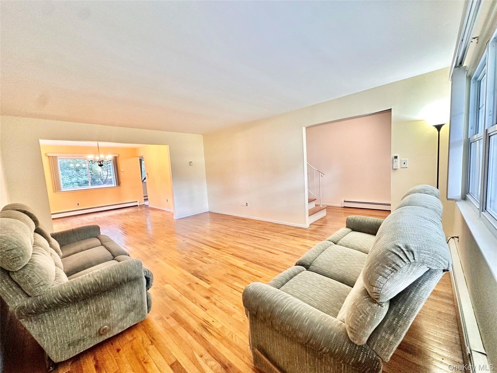 22 Sheppard Lane B, Smithtown, NY 11787 — photo 4