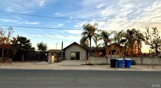 815 E 5th Street, Hanford, CA 93230