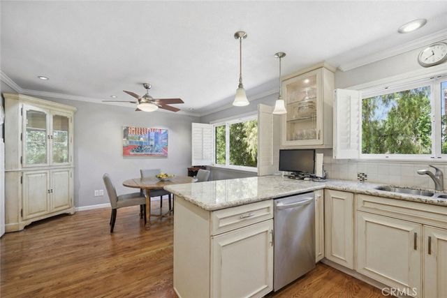 6225 Shoup Avenue 90, Woodland Hills, CA 91367