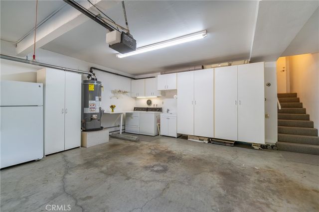 6225 Shoup Avenue 90, Woodland Hills, CA 91367
