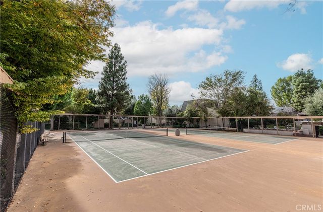 6225 Shoup Avenue 90, Woodland Hills, CA 91367