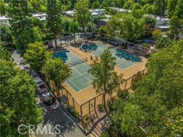 6225 Shoup Avenue 90, Woodland Hills, CA 91367