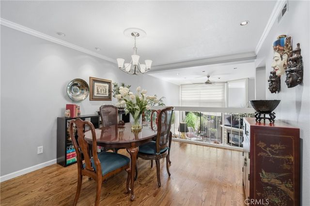6225 Shoup Avenue 90, Woodland Hills, CA 91367