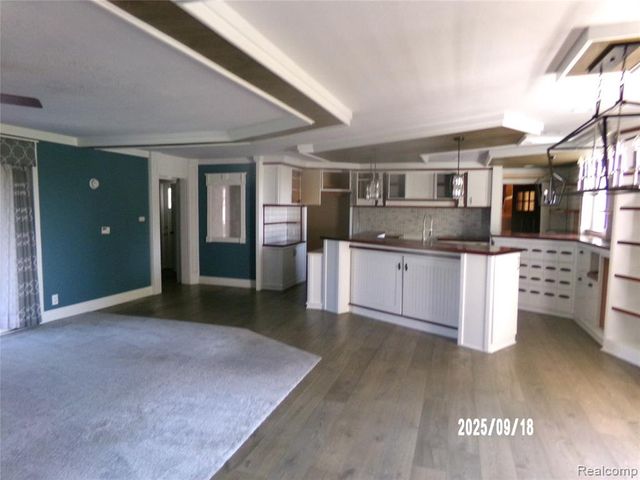 9585 Henderson Road, Corunna, MI 48817