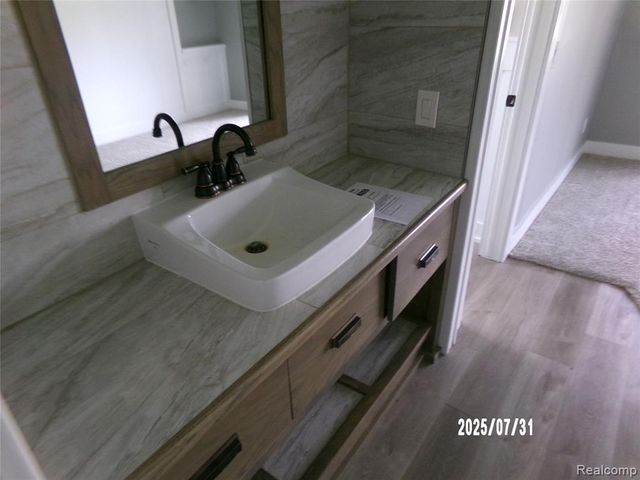 9585 Henderson Road, Corunna, MI 48817