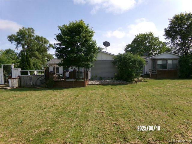 9585 Henderson Road, Corunna, MI 48817