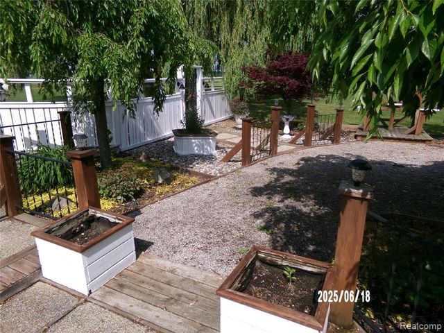 9585 Henderson Road, Corunna, MI 48817