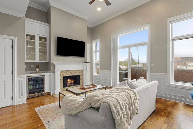 1130 W Diversey Parkway 4W, Chicago, IL 60614