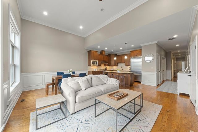 1130 W Diversey Parkway 4W, Chicago, IL 60614