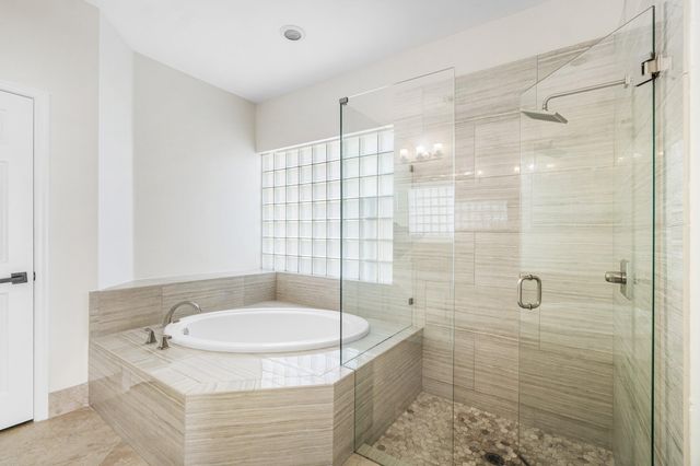 10889 Tamoron Lane, Boca Raton, FL 33498