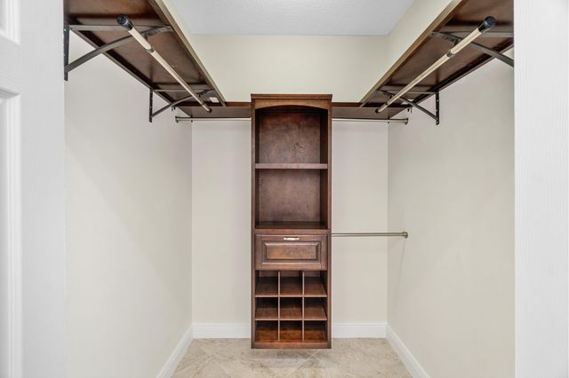 10889 Tamoron Lane, Boca Raton, FL 33498